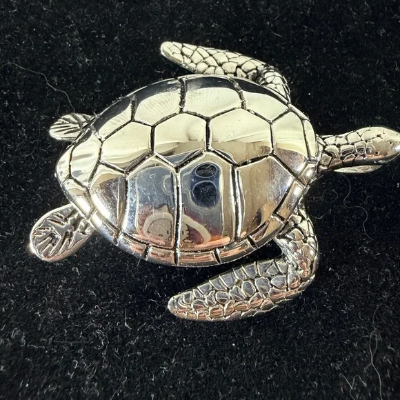 Silver Vintage SeaTurtle Figurine /Pendant”Good Luck Charm “ - Picture 4 of 7